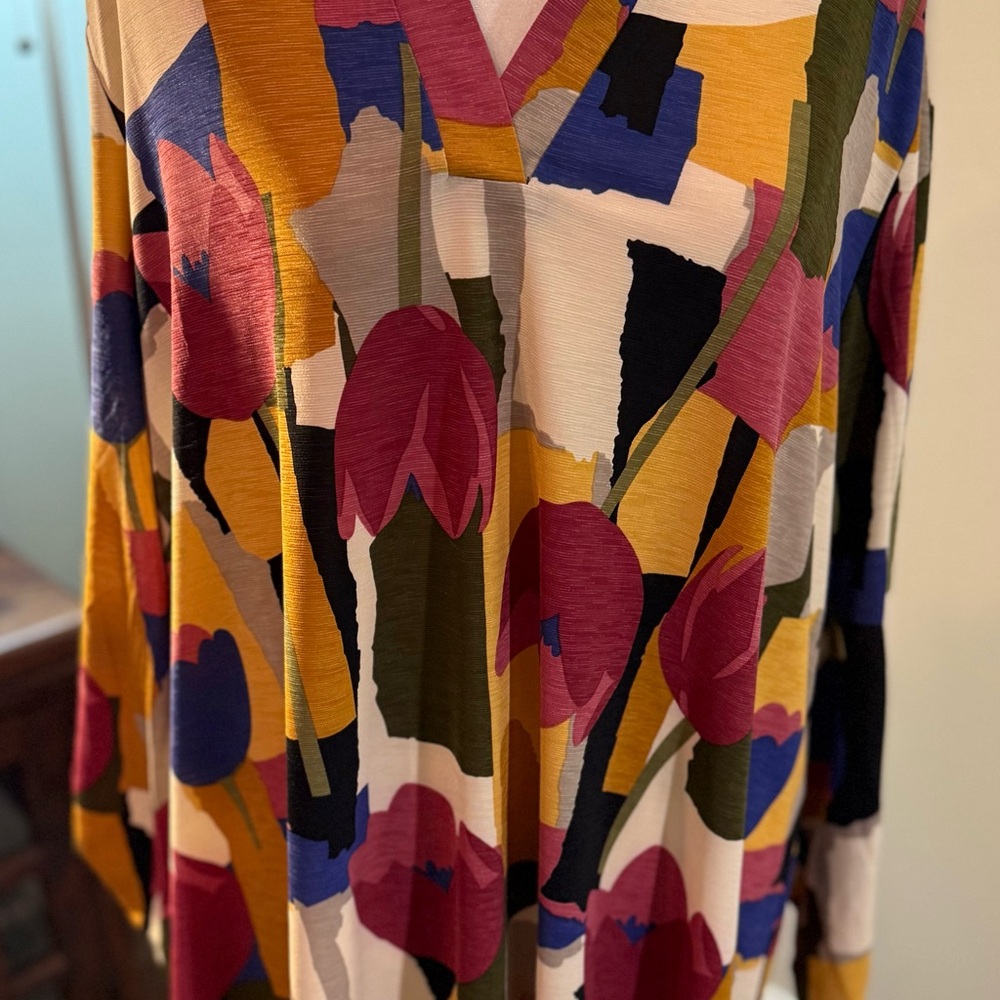 NWT Dear Scarlett Women's Boutique Abstract Floral Tunic Blouse Long Sleeves XL - Picture 3 of 16